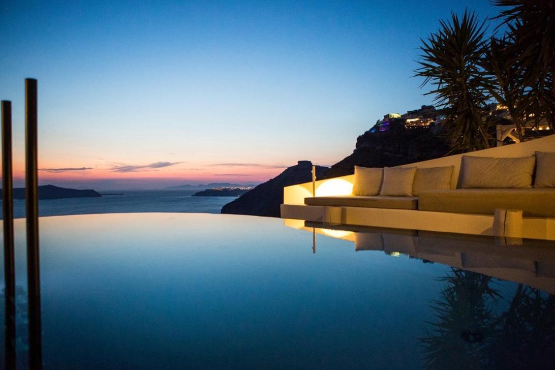 Porto Fira Suites Exterior foto